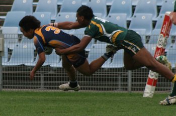 2010 Buckley Shield Grand Final action Hunter SHS v Westfields SHS (Photo's : ourfootymedia)