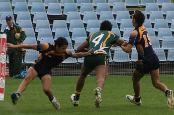 2010 Buckley Shield Grand Final action Hunter SHS v Westfields SHS (Photo's : ourfootymedia)