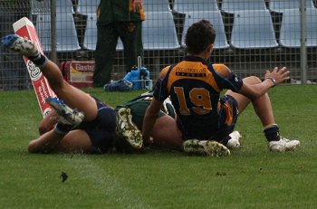 2010 Buckley Shield Grand Final action Hunter SHS v Westfields SHS (Photo's : ourfootymedia)