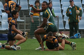 2010 Buckley Shield Grand Final action Hunter SHS v Westfields SHS (Photo's : ourfootymedia)