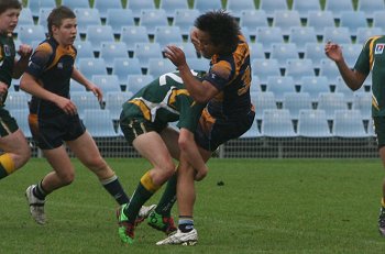 2010 Buckley Shield Grand Final action Hunter SHS v Westfields SHS (Photo's : ourfootymedia)