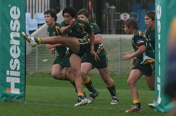 2010 Buckley Shield Grand Final action Hunter SHS v Westfields SHS (Photo's : ourfootymedia)
