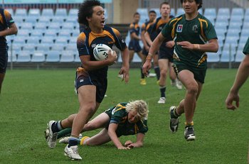 2010 Buckley Shield Grand Final action Hunter SHS v Westfields SHS (Photo's : ourfootymedia)