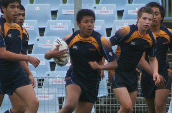 2010 Buckley Shield Grand Final action Hunter SHS v Westfields SHS (Photo's : ourfootymedia)