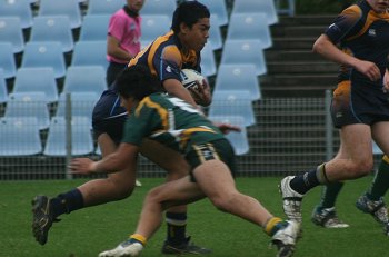 2010 Buckley Shield Grand Final action Hunter SHS v Westfields SHS (Photo's : ourfootymedia)