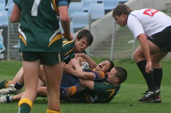 2010 Buckley Shield Grand Final action Hunter SHS v Westfields SHS (Photo's : ourfootymedia)