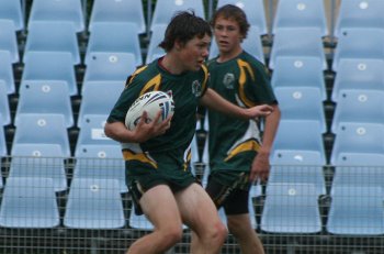 2010 Buckley Shield Grand Final action Hunter SHS v Westfields SHS (Photo's : ourfootymedia)