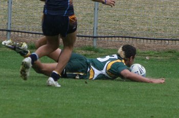 2010 Buckley Shield Grand Final action Hunter SHS v Westfields SHS (Photo's : ourfootymedia)
