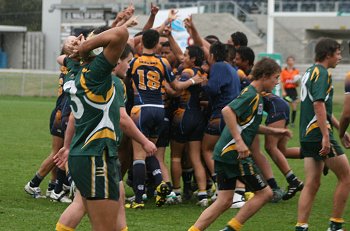 2010 Buckley Shield Grand Final action Hunter SHS v Westfields SHS (Photo's : ourfootymedia)