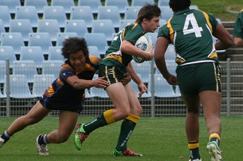 2010 Buckley Shield Grand Final action Hunter SHS v Westfields SHS (Photo's : ourfootymedia)