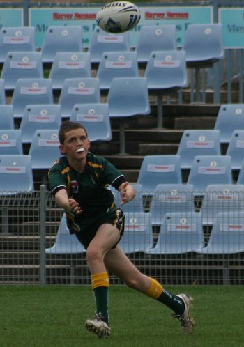 2010 Buckley Shield Grand Final action Hunter SHS v Westfields SHS (Photo's : ourfootymedia)