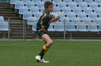 2010 Buckley Shield Grand Final action Hunter SHS v Westfields SHS (Photo's : ourfootymedia)