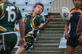 2010 Buckley Shield Grand Final action Hunter SHS v Westfields SHS (Photo's : ourfootymedia)