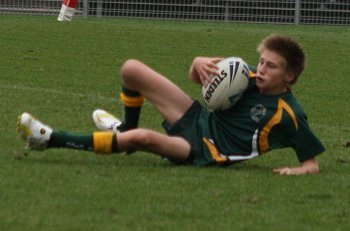 2010 Buckley Shield Grand Final action Hunter SHS v Westfields SHS (Photo's : ourfootymedia)