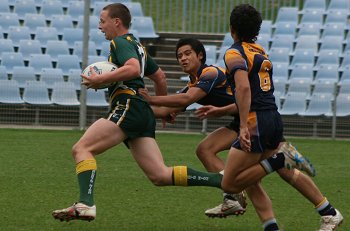 2010 Buckley Shield Grand Final action Hunter SHS v Westfields SHS (Photo's : ourfootymedia)