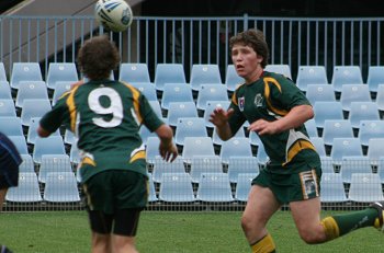 2010 Buckley Shield Grand Final action Hunter SHS v Westfields SHS (Photo's : ourfootymedia)