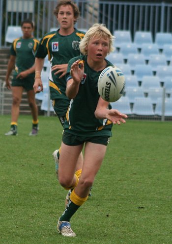 2010 Buckley Shield Grand Final action Hunter SHS v Westfields SHS (Photo's : ourfootymedia)