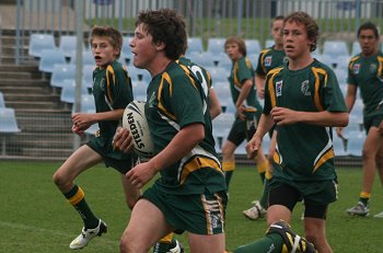 2010 Buckley Shield Grand Final action Hunter SHS v Westfields SHS (Photo's : ourfootymedia)