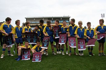 South Wagga Wagga Primary School with their Classic Shield Pennants (Photo : ourfootymedia)