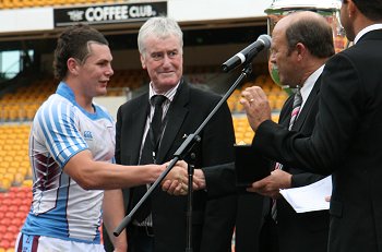 Gerald McCallum shakes the KINGS hand - "thank u very much" (Photo : ourfootymedia)
