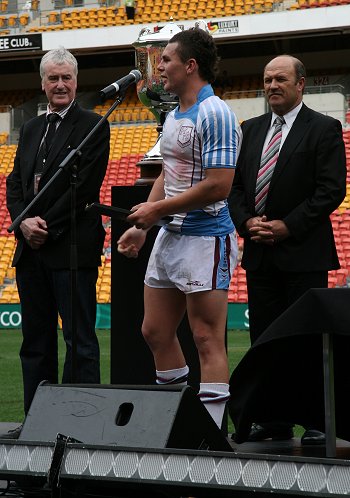 Gerald McCallum shakes the KINGS hand - "thank u very much" (Photo : ourfootymedia)