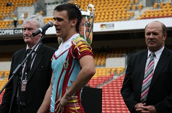 Gerald McCallum shakes the KINGS hand - "thank u very much" (Photo : ourfootymedia)