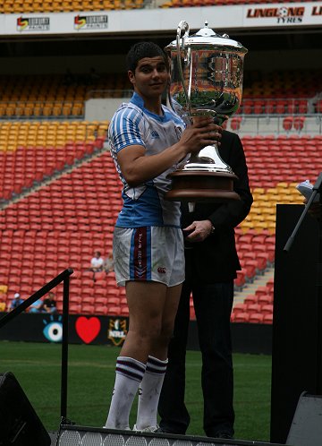 Jason Wehbe hold up the 2010 ARL Schoolboys Cup (Photo's : Steve Montgomery / OurFootyTeam.com) 