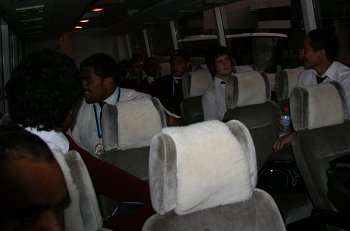 On the Bus with the Hills SHS boyz (Photo : ourfootymedia)