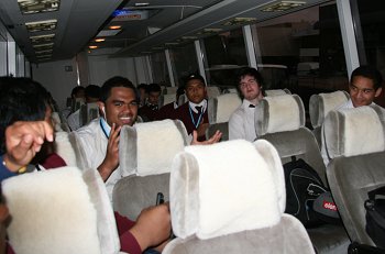 On the Bus with the Hills SHS boyz (Photo : ourfootymedia)