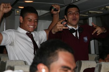 Jacob LOKO & Jason Wehbe - On the Bus with the Hills SHS boyz (Photo : ourfootymedia)