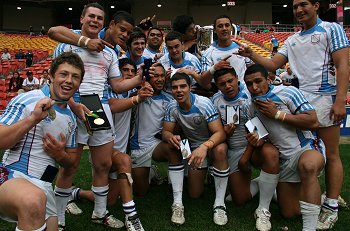 The HILLS SHS celebrate winning the 2010 ARL SCHOOLBOYS CUP (Photo : ourfootymedia) 