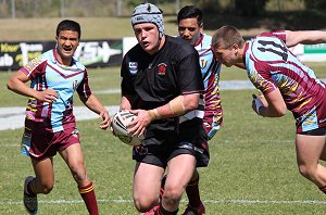 Shaun Lane about to plant the footy for the 1st try 