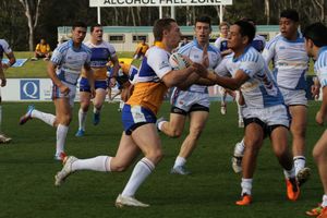 Patrician Brother Skipper Bryce Cartwright runs at the Hills line (Photo : OurFootyMedia) 