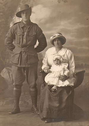 Herbert  'Nutsey'  Bolt, Jennie and baby Mona - 1915