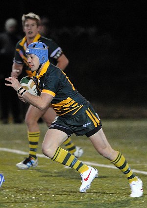 Rhys Norman goes for a run on the Leeds Academy ground (Photo's : dave williams RLphotos.com)
