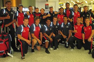 AIS squad at Sydney International Airport (Photo : steve monty / OurFootyMedia)