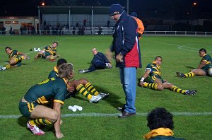 Brian Johnston watches his boys warm up (Photo : ourfooty media)