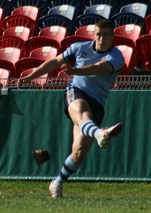Cameron King has a shot at the far post - Championship Play Off NSWCHS v NSWCIS aCTion (Photo's : ourfootymedia)