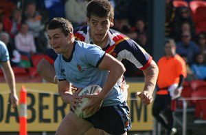 Gerard McMallum runs around the CIS forwards - ASSRL Championship Play Off NSWCHS v NSWCIS aCTion (Photo's : ourfootymedia)