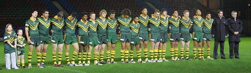 Aussies sing Advance Australia Fair. ( Exclusive OFT Photo :OFT / RLPhotos.com  - Maurice JONES )