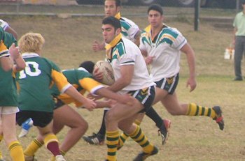 Tim Mannah playing for his school Christian  Community College  North Shore (photo : Christian  Community College North Shore)